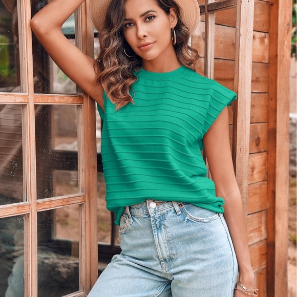 Green Sleeveless Ribbed Top - Picture 7 of 8